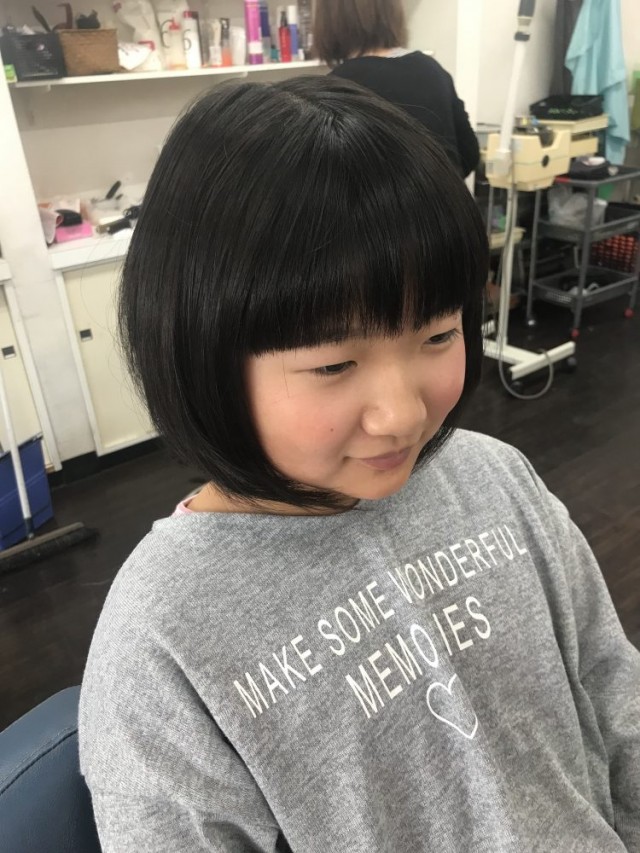 チョッキンズ女の子キッズヘアアレンジ女の子髪型ボブショートヘアショートボブアシメバング短前髪スッキリかわいいキッズカット女の子キッズカット