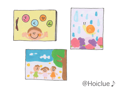 本日、うさぎ組 2歳児 は今までの作品を挟む『思い出帳』の表紙の制作をしました🌸 .桜の花を作ることを伝えると「さくら？ピンクの花やね！」と活動に期待を持つ子ども達でした🧒また、絵の具が付いた所を見て、「豆やで！」等と形から連想して話す姿が見られました